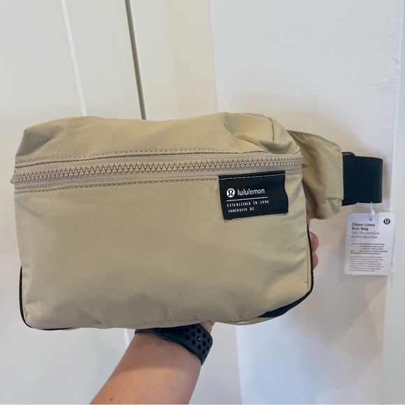 NWT Lululemon Belt Bag , Clean Lines in Trench 2L - Picture 9 of 16